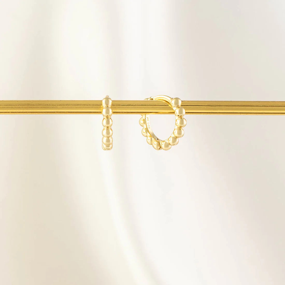 Odette Basic Hoop