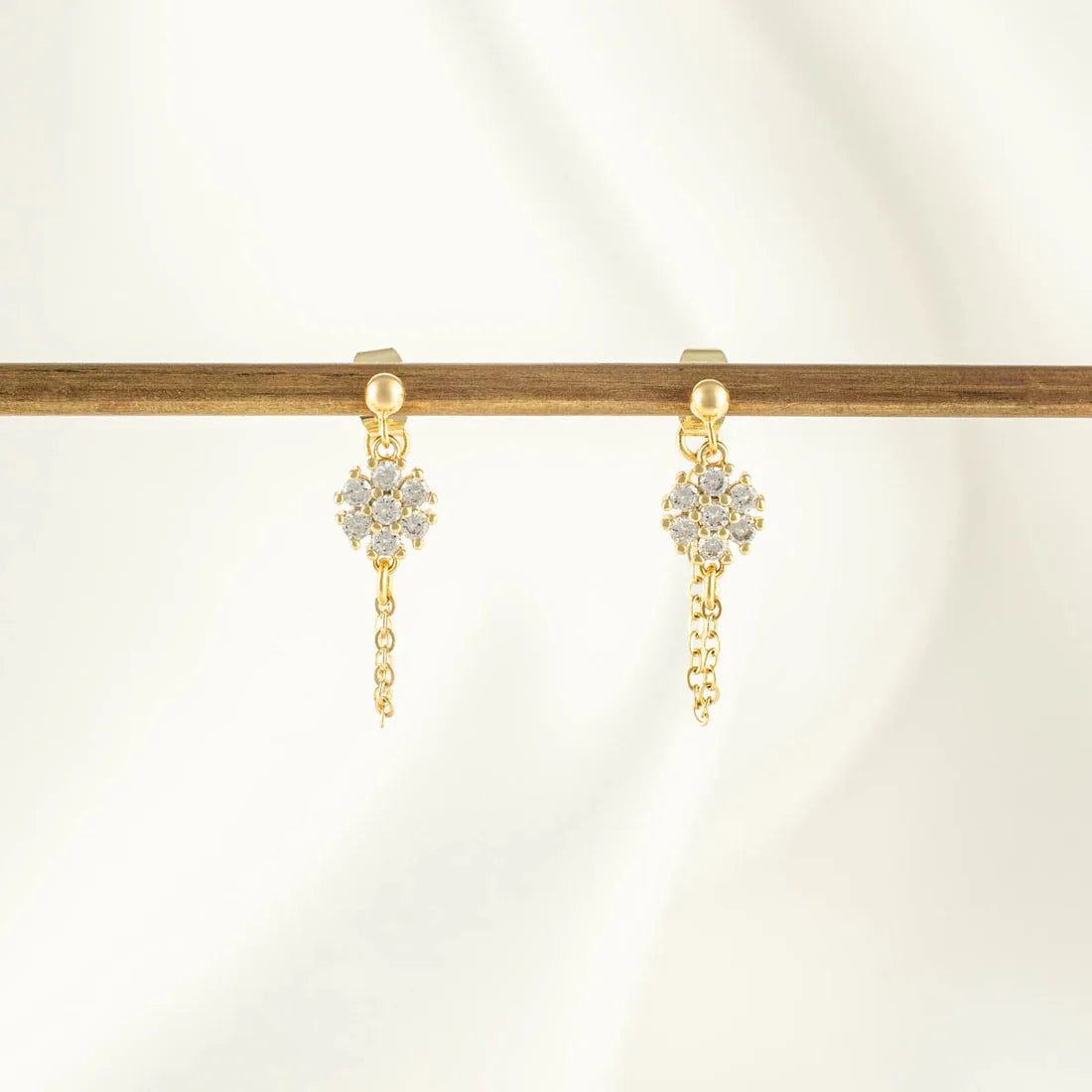 Florance White Zircon Flower Stud Chain