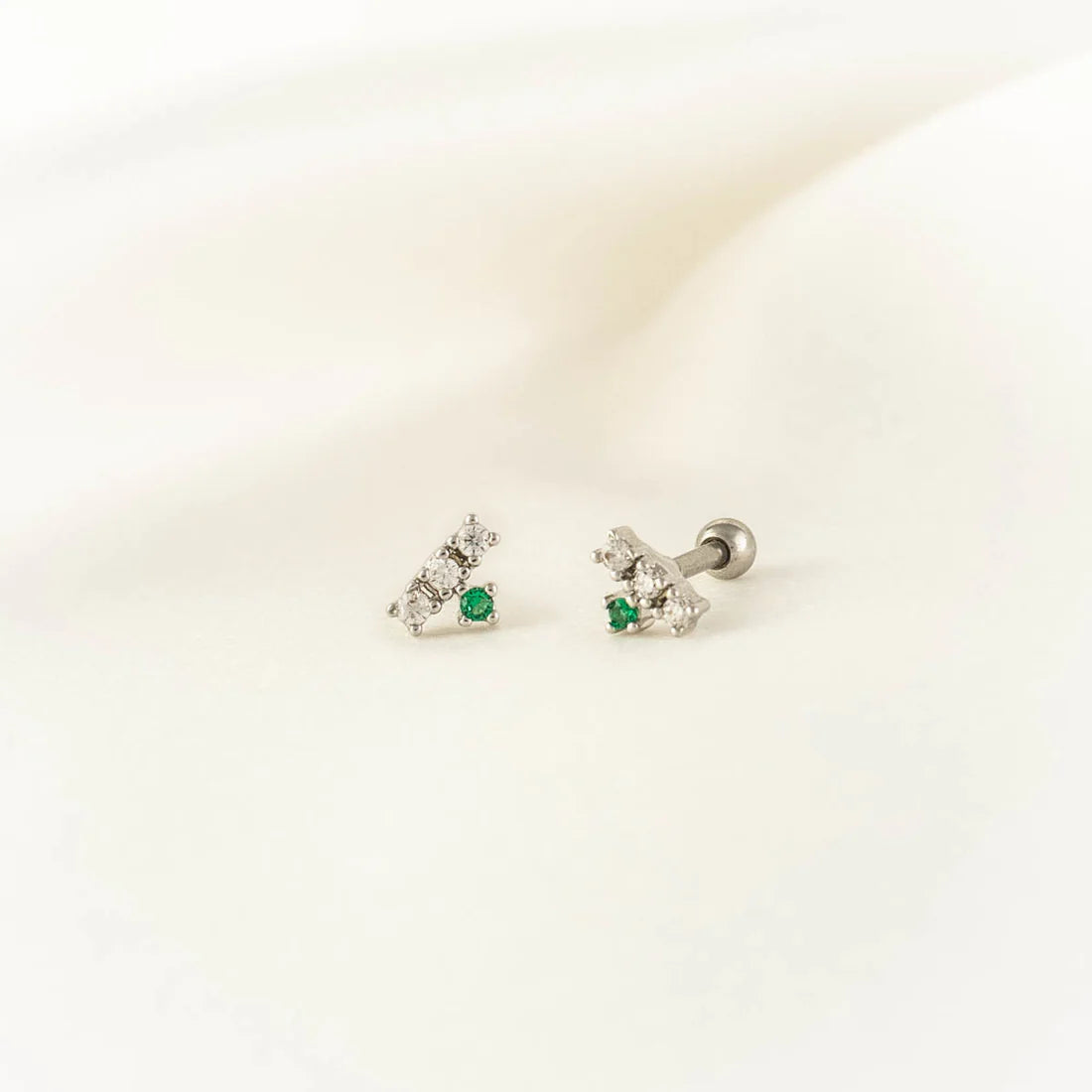 Ashanti Green & White Zircon Stainless Steel Ball Cartilage Stud (1pc)