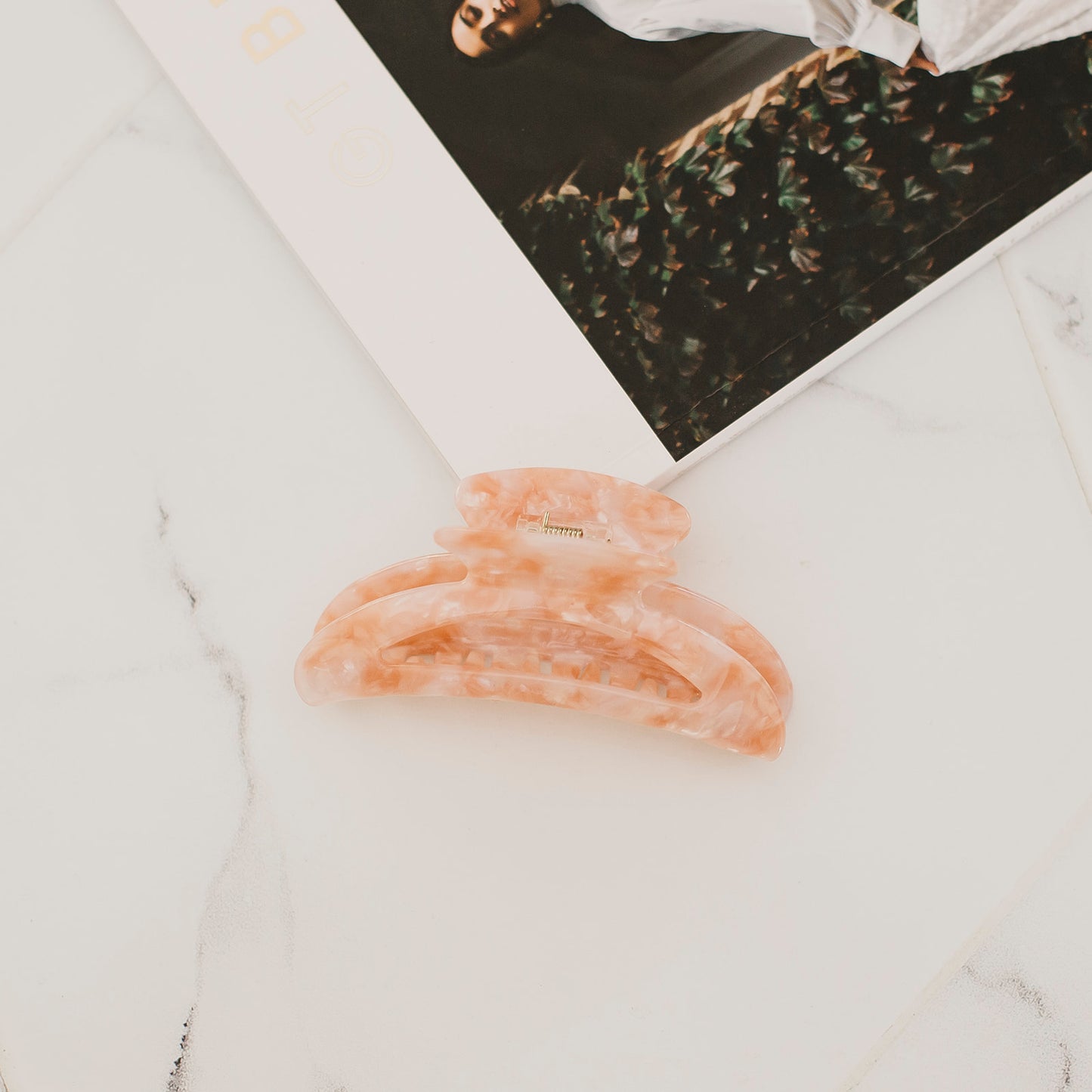 Cora Hair Claw
