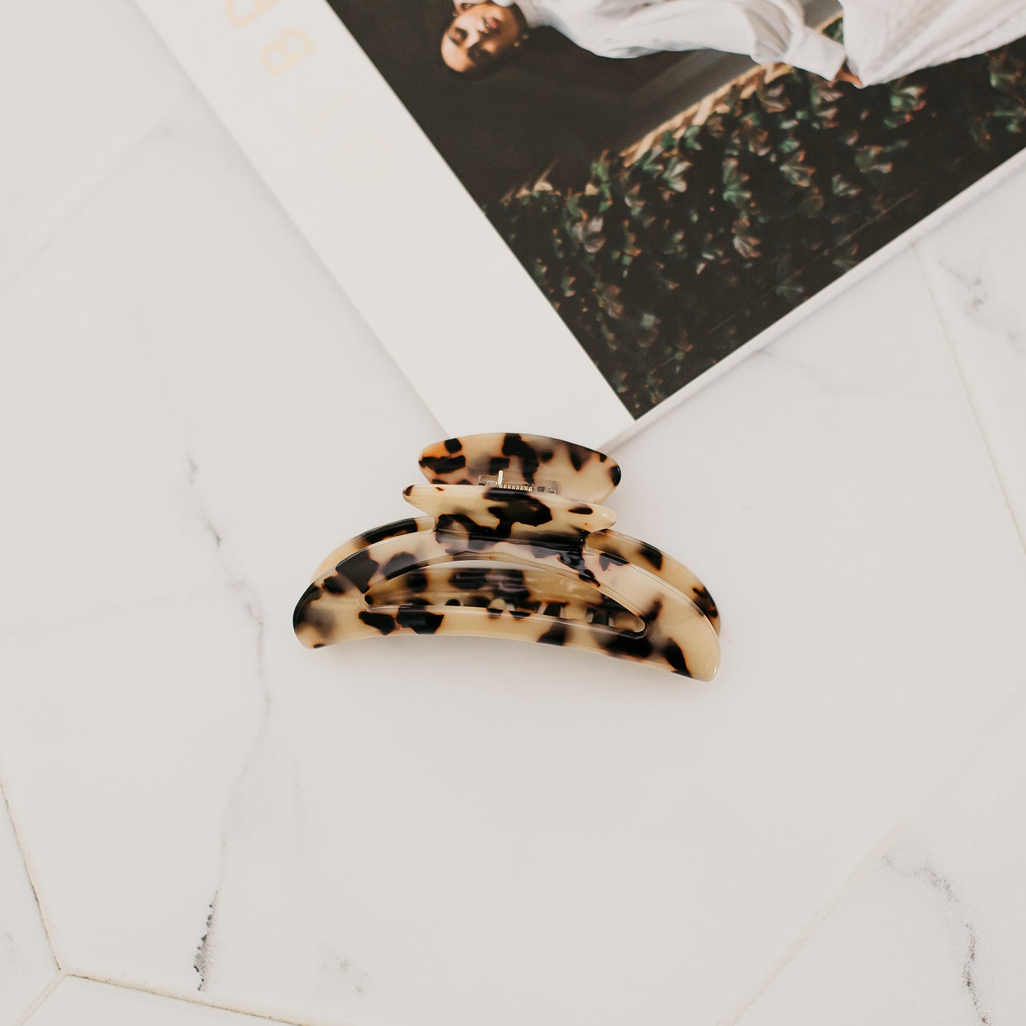 Cora Hair Claw