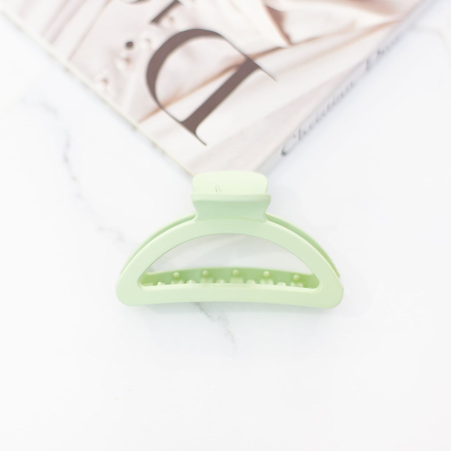 Vera Hair Claw