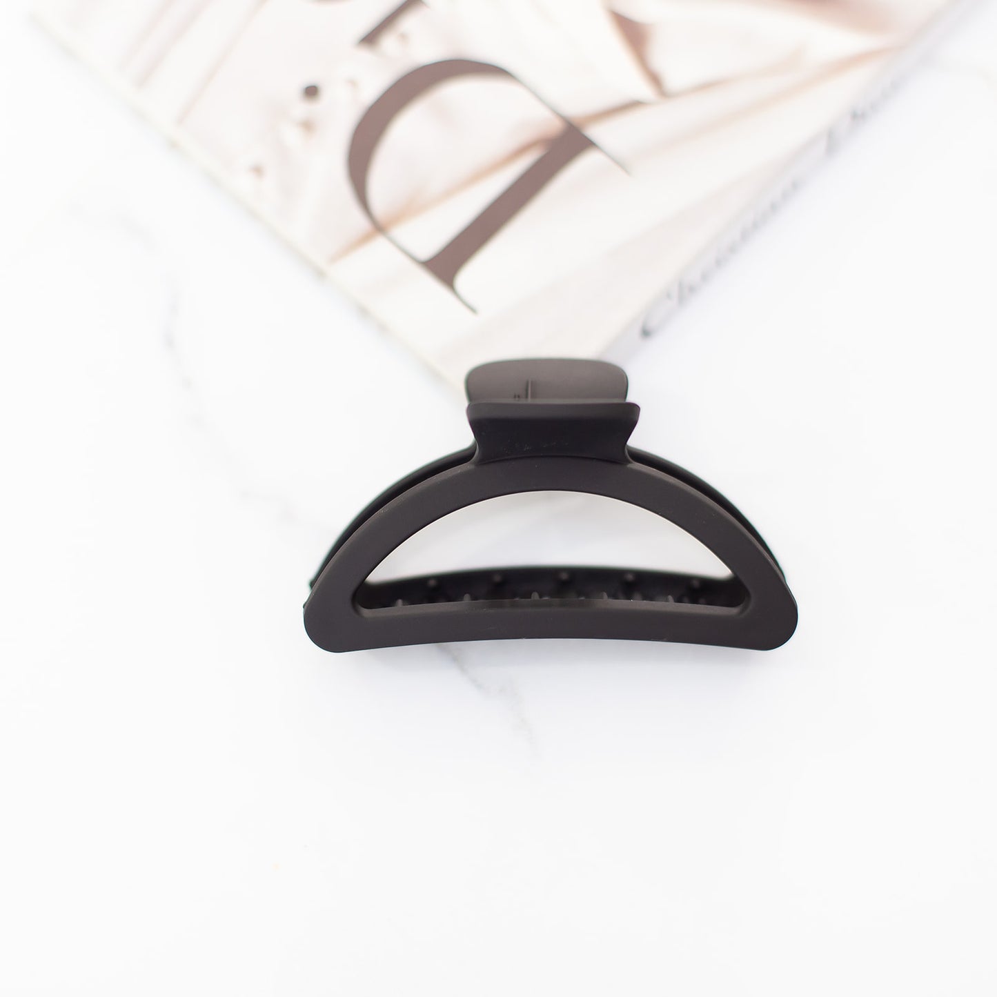 Vera Hair Claw