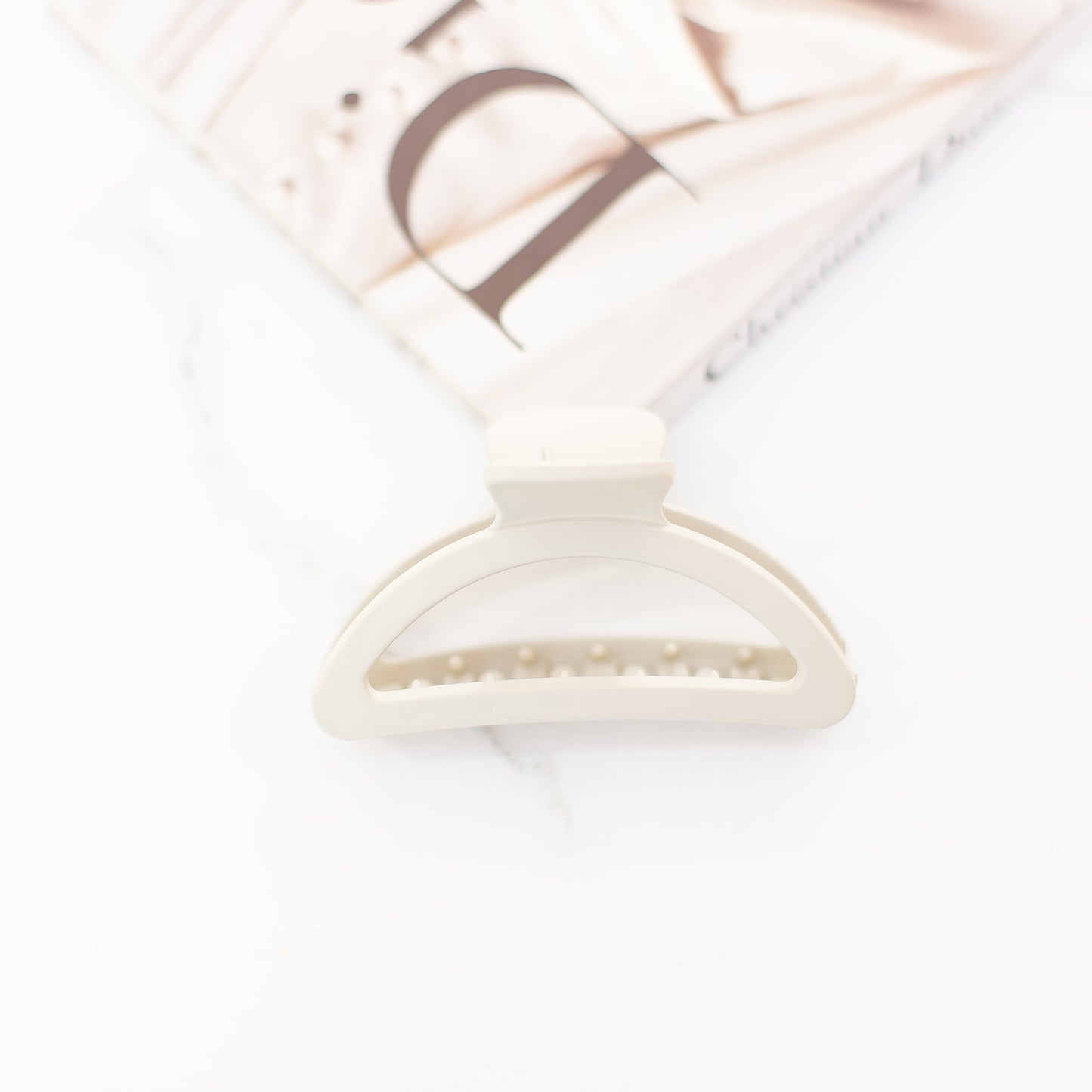 Vera Hair Claw