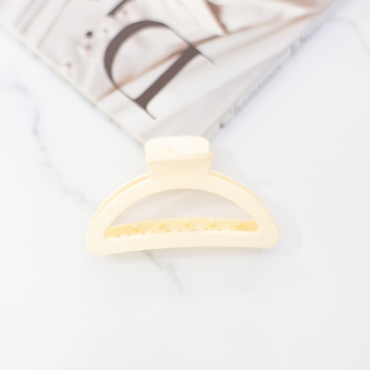 Vera Hair Claw